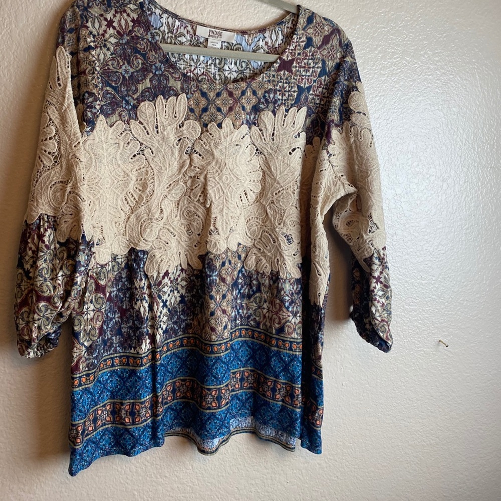 Size xl 3/4 sleeve multi colored shirt w/ lace